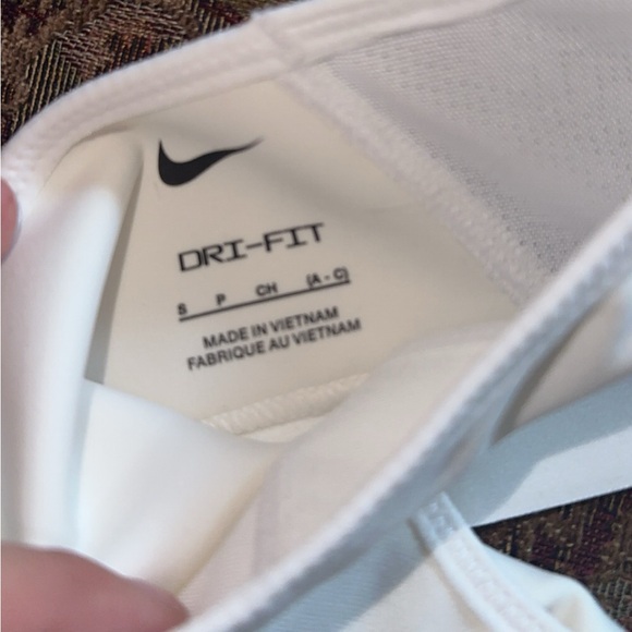 Nike sports bra - Picture 2 of 2